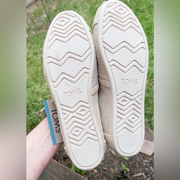 TOMS Women's Alpargata Natural Heritage Canvas Slip-On Loafers. Round toe flats - Picture 10 of 17